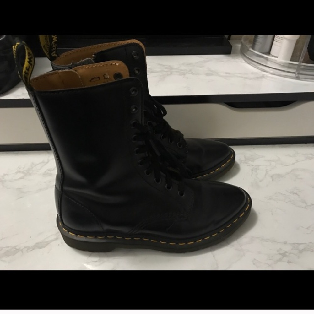 Alix Dr Martens